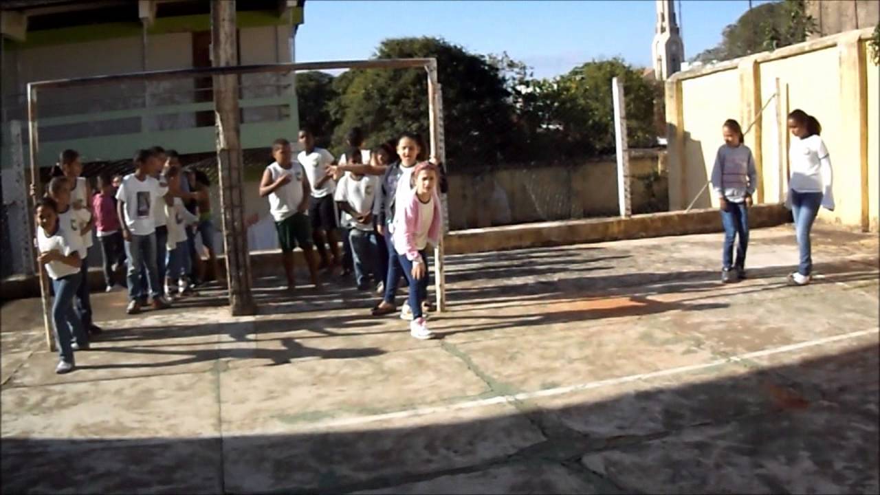 Escola Estadual Melo Viana Cássia-MG PROETI 2014 Educação Física