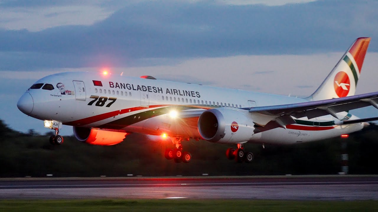 Close Up Evening Arrivals At Manchester Airport - Runway 05R
