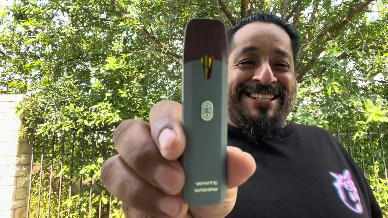 Exclusive New Big Chief Melted Diamonds Disposable (White Widow) Review