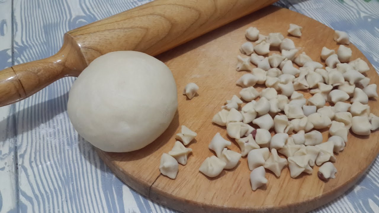 Mantı hamuru nasıl açılır ve bükülür?/How To Make Dumpling Wrappers/Как раскатать тесто на Манты?