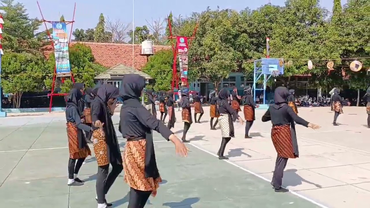 penampilan tari pmr smpn 1 pusakanagara