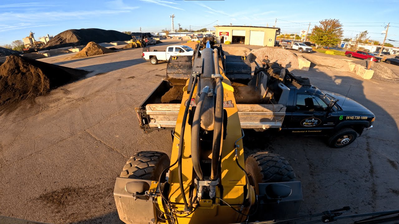A Busy Saturday Morning At Work in My CAT 930H!