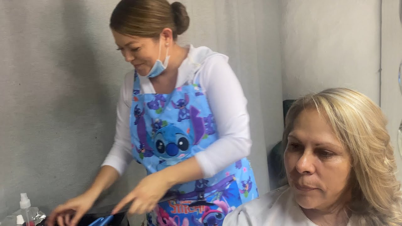 Viendo a mi sobrina que es Estilista de cabello.💇‍♀️ ( Delicias de Maria ) 11-15-25.