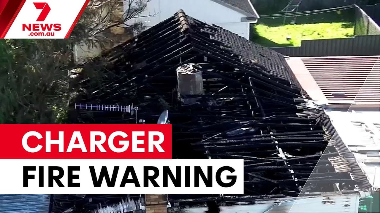 Зарядное устройство для iPhone вызвало возгорание дома в Сиднее | 7NEWS