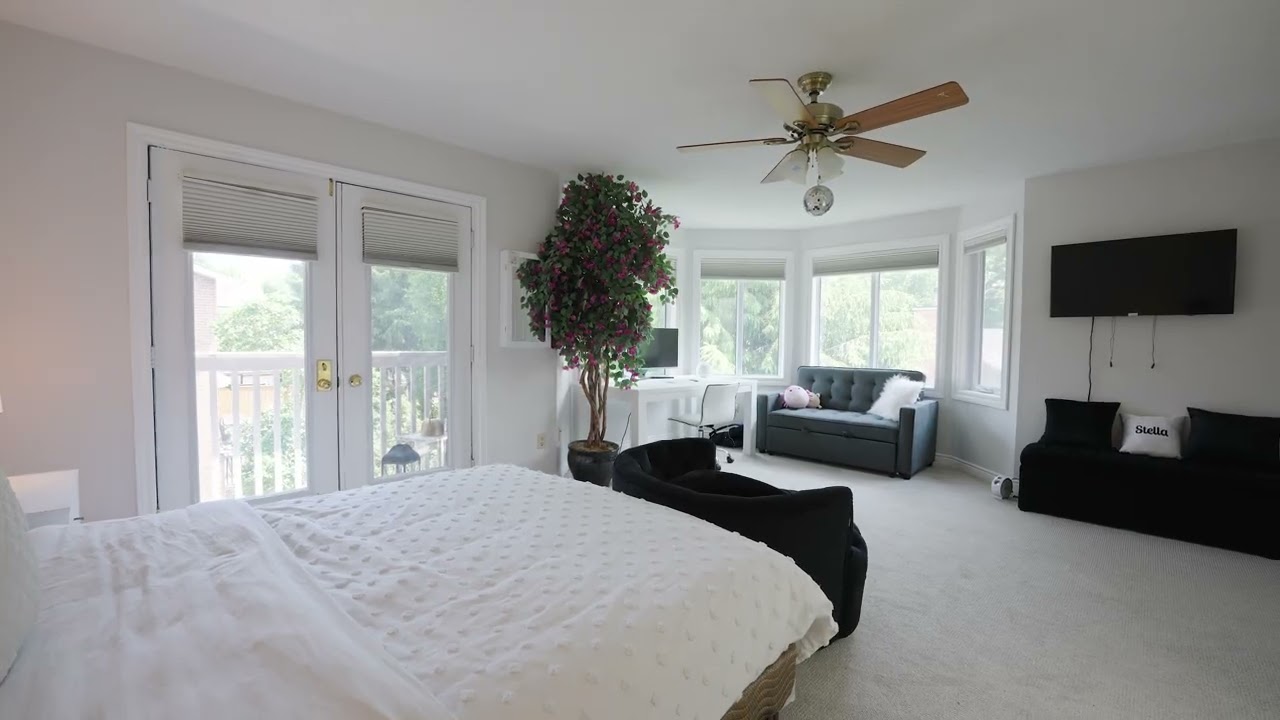 71 George St, Oakville unbranded
