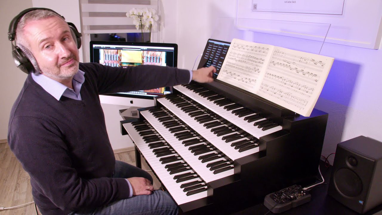 NITRA | Toccata & Fugue in D Minor BWV 565 (And A Cuckoo Too!)
