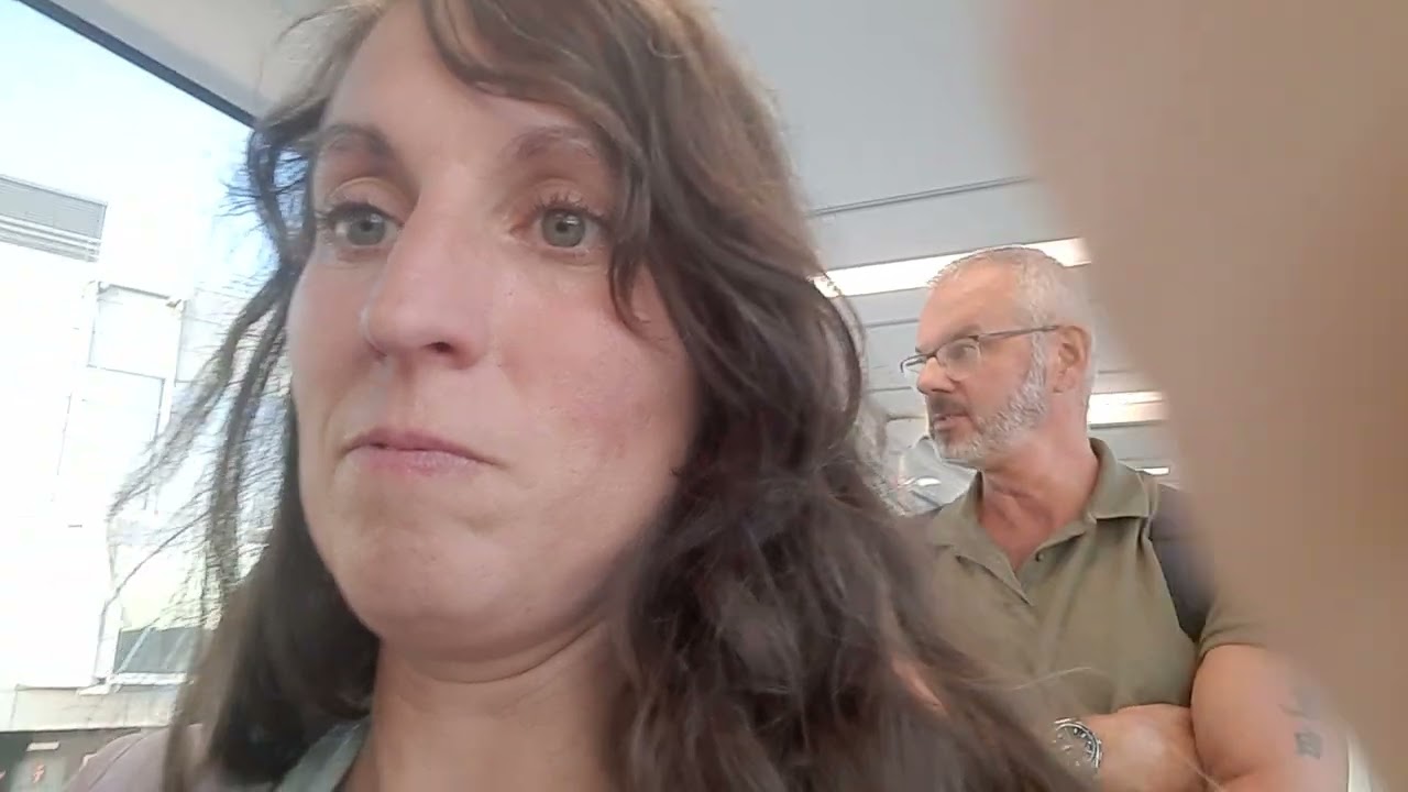Barefoot at the Airport ✈️🦶 &mdash; An Unexpected Adventure Before Our Flight