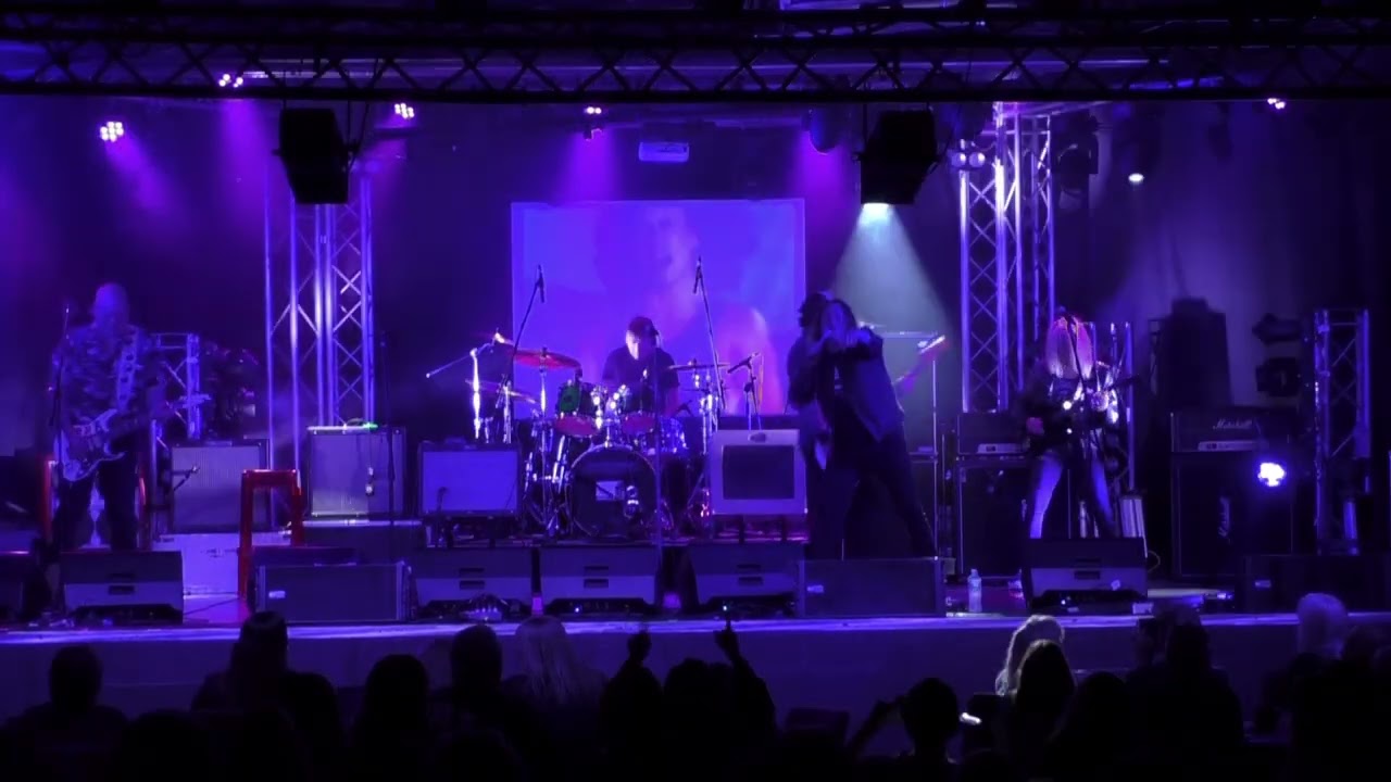 The Boys Are Stuck In Town - Better (Live At The Bridgeway Hotel)