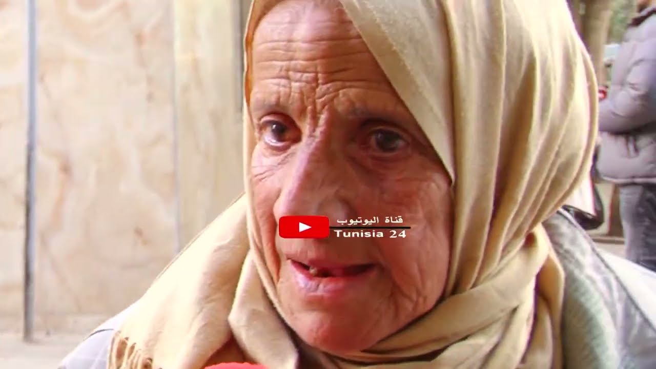 أرملة تبكي بسبب الحاجة..عاونوني رمضان عالأبواب حايرة كيفاش بش نوكل أبنائي..لا كراء لا ضو لا ماء خالص