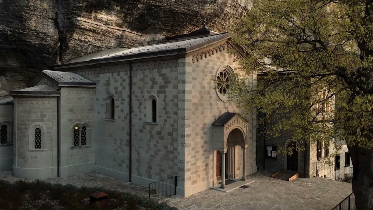 Castelnovo ne' Monti (RE)  Eremo di Bismantova SUB ENG