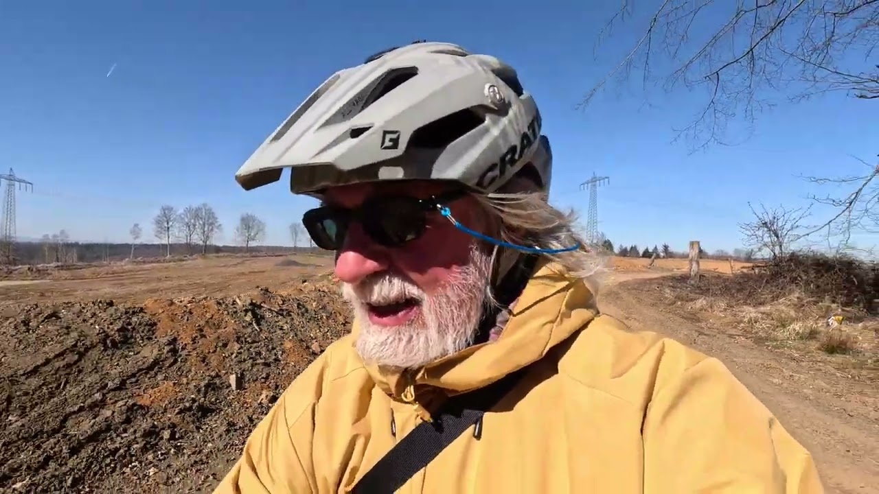 kanukassel-TV: START in den MÄRZ-Frühling 2025  - Clip 16 - HUNDE Runde unter alten EICHEN