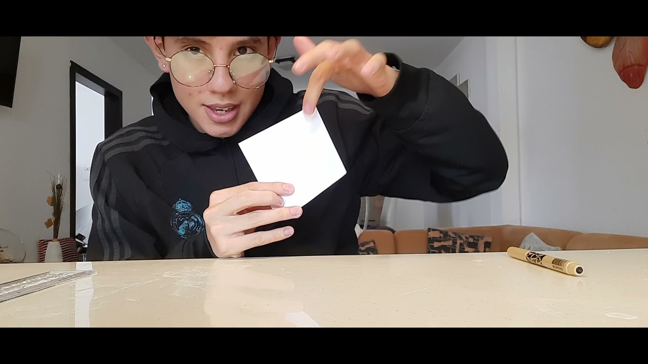 ¿Cómo construir una circunferencia doblando papel?