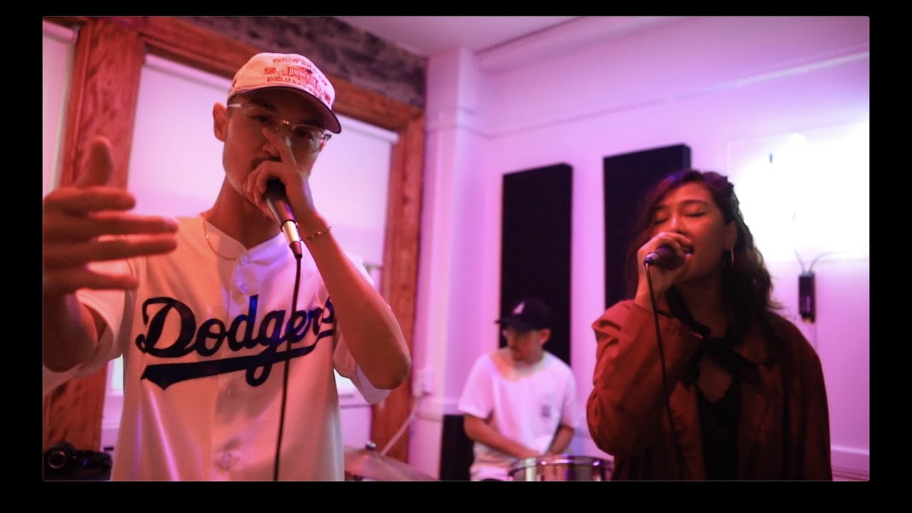 MIKNNA & SATICA PERFORM 