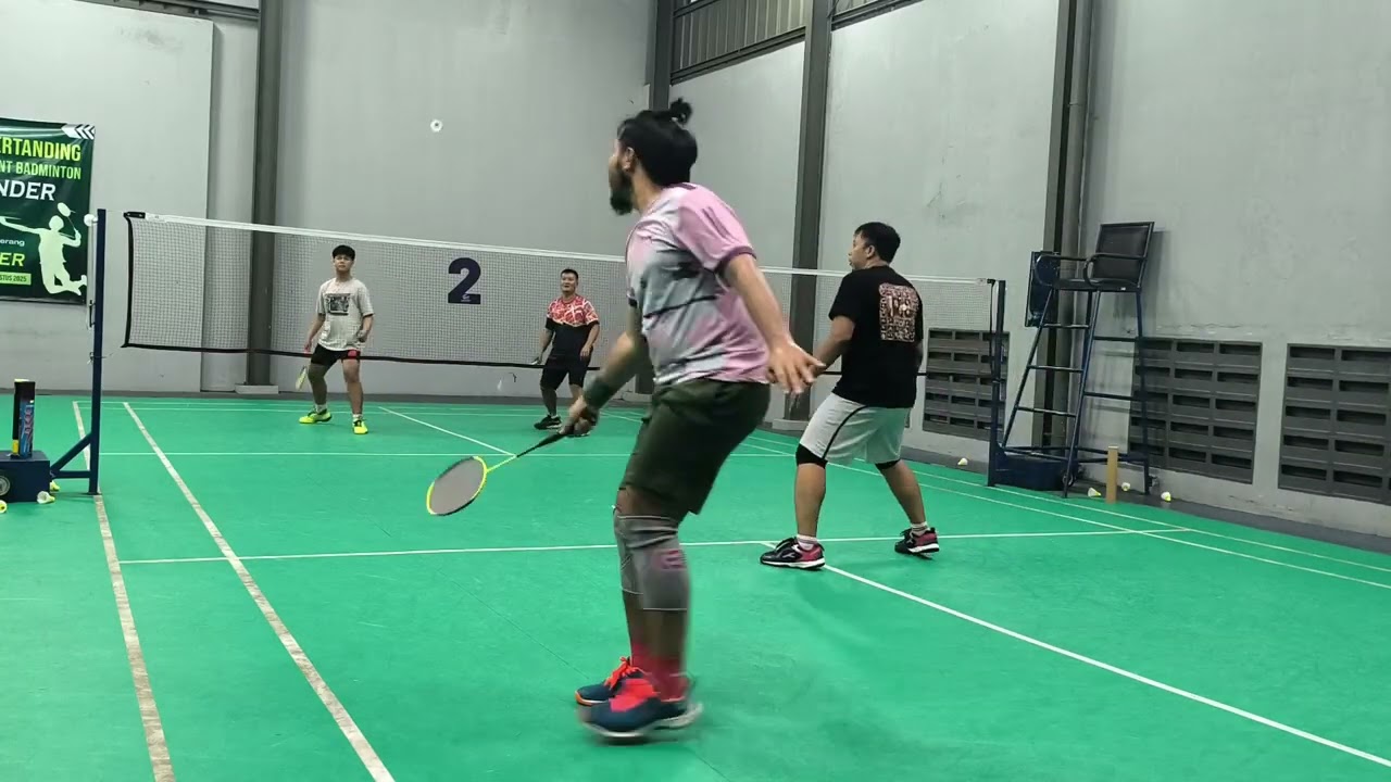 Gilaminton mabar PB. Pondok Jaya, kembangminton dibombardir anak muda SMP smashnya makblarrr!