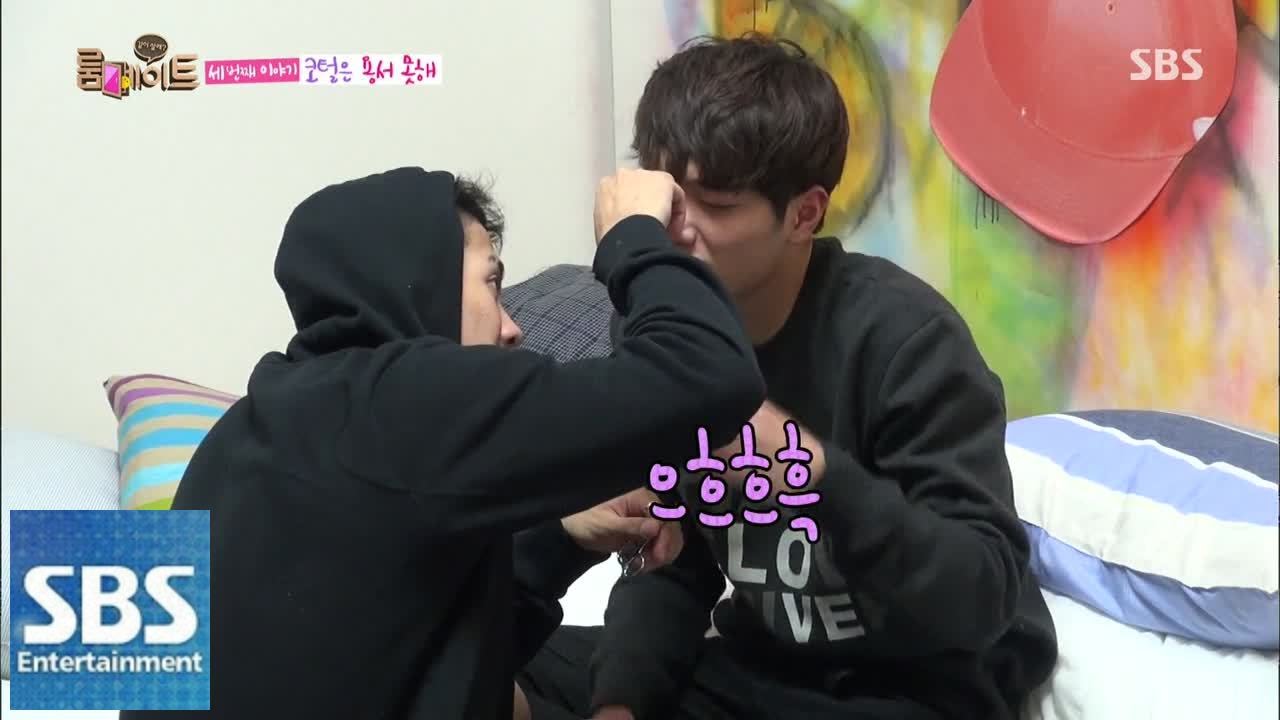 서강준·잭슨, 코털 다듬기 @SBS 룸메이트 (roommate) 141102