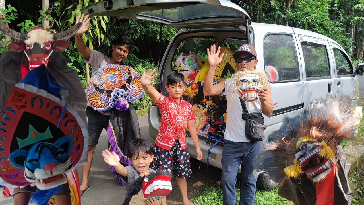 Irvan, Pak Kojot, Dan Adiknya Ambil Semua Barongan