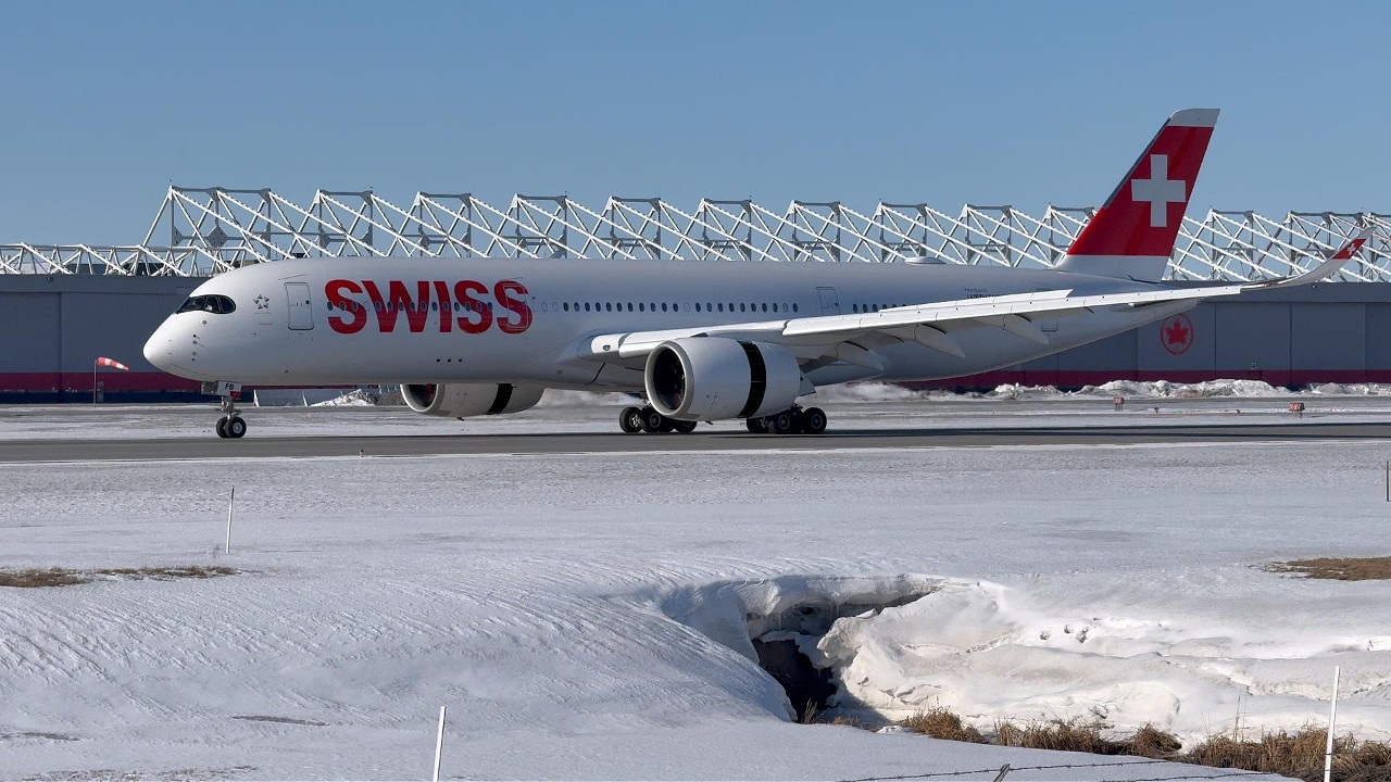 17 Minutes of Plane Spotting  YUL/CYUL