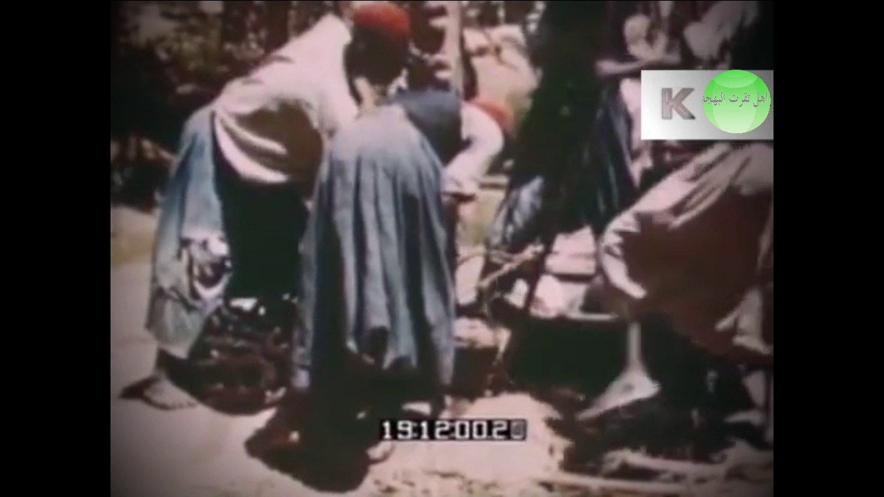 غطاسو تقرت بمنطقة بلدة عمر حوالى 1950.Les plongeurs des puits à Touggourt
