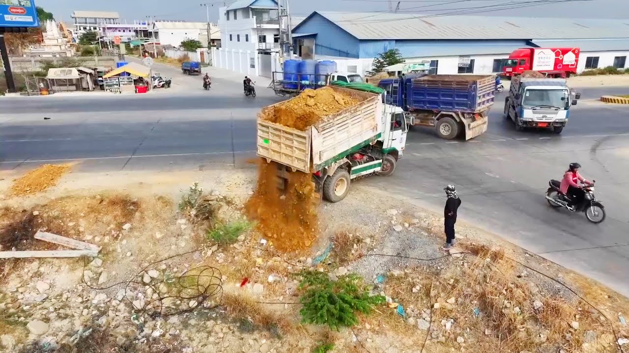 New Project!! Landfill up in Flooded areas!! Bulldozer D20A & Truck 5T Pushing Soil Fast
