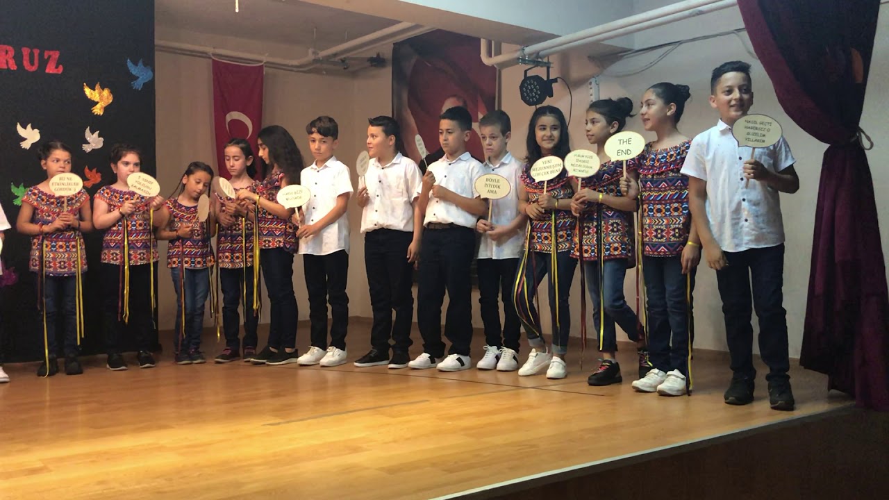 İlkokul mezuniyet gösterisi
