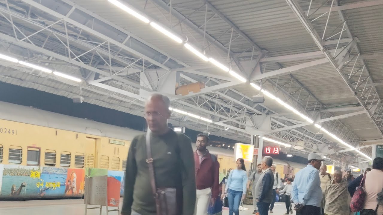 sealdah railway station 🚉