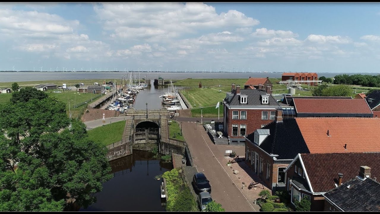 Drone View Termunterzijl  in vogelvlucht met muziek van Wia Buze.