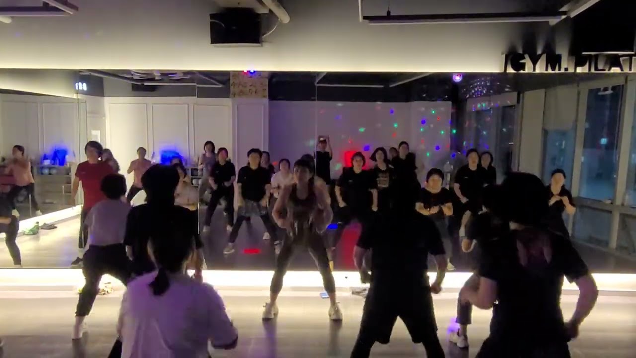 살아 빠져라 #kpopzumba //레게톤 //짐수토리  화목저녁반 수업영상
