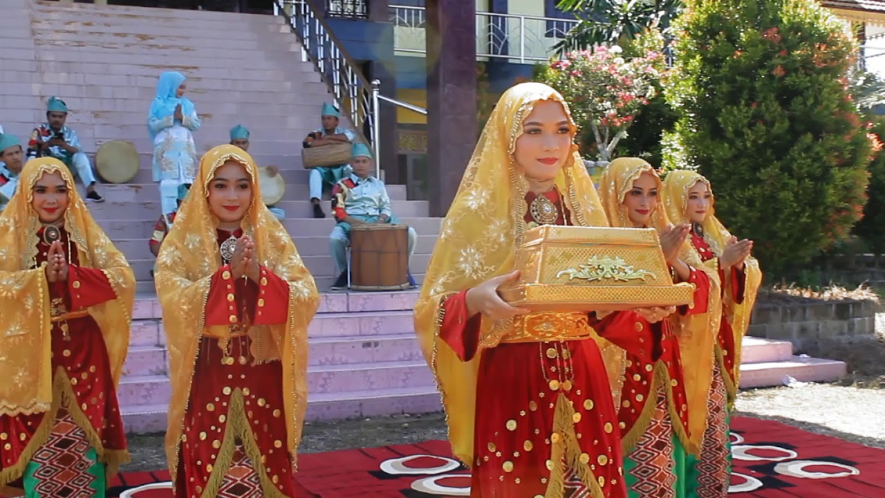TARI TEPAK SIRIH KABUPATEN ROKAN HULU PROVINSI RIAU | Dinas Pariwisata dan Kebudayaan Rokan Hulu