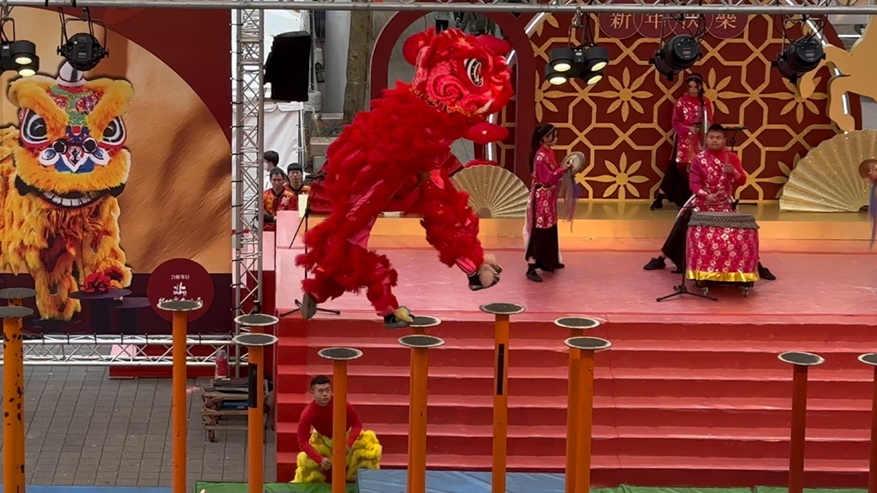 【高樁舞獅迎馬年】台北信義區香堤廣場 - Lunar New Year 2026 Lion Dance, Taipei ｜4K HDR