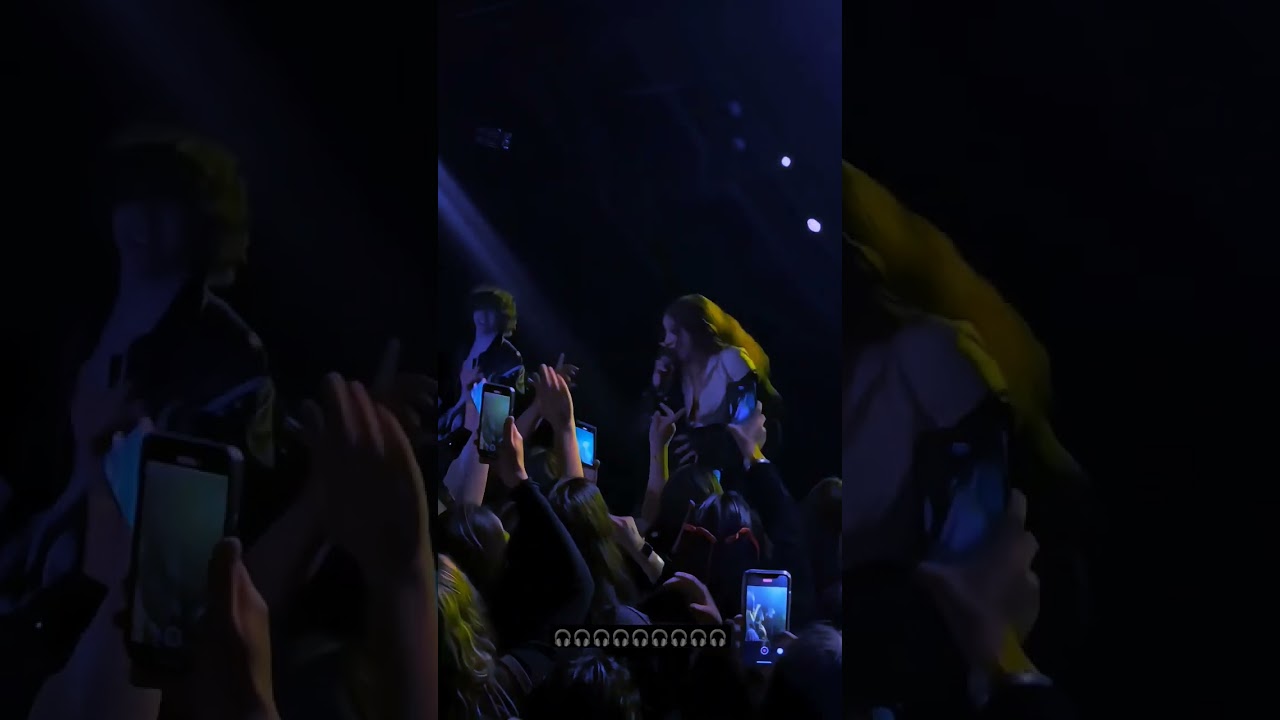 Favourite :- Isabela (Lyrics)💕😍🥂