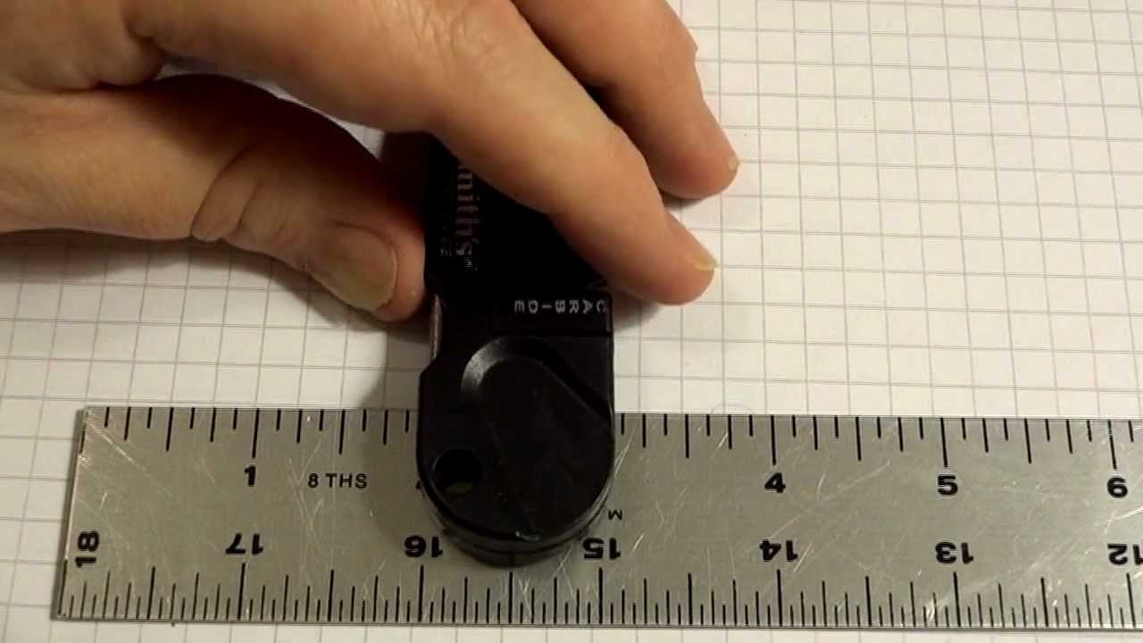 How to - Sharpen a knife with Smith's PP1 Pocket Pal and Review - EDC Gear.