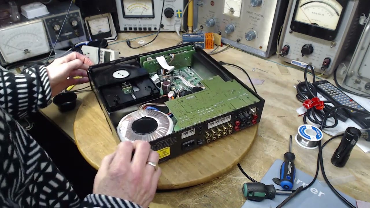 Linn Classik 115 Video #1 of 2 - Belt Trouble