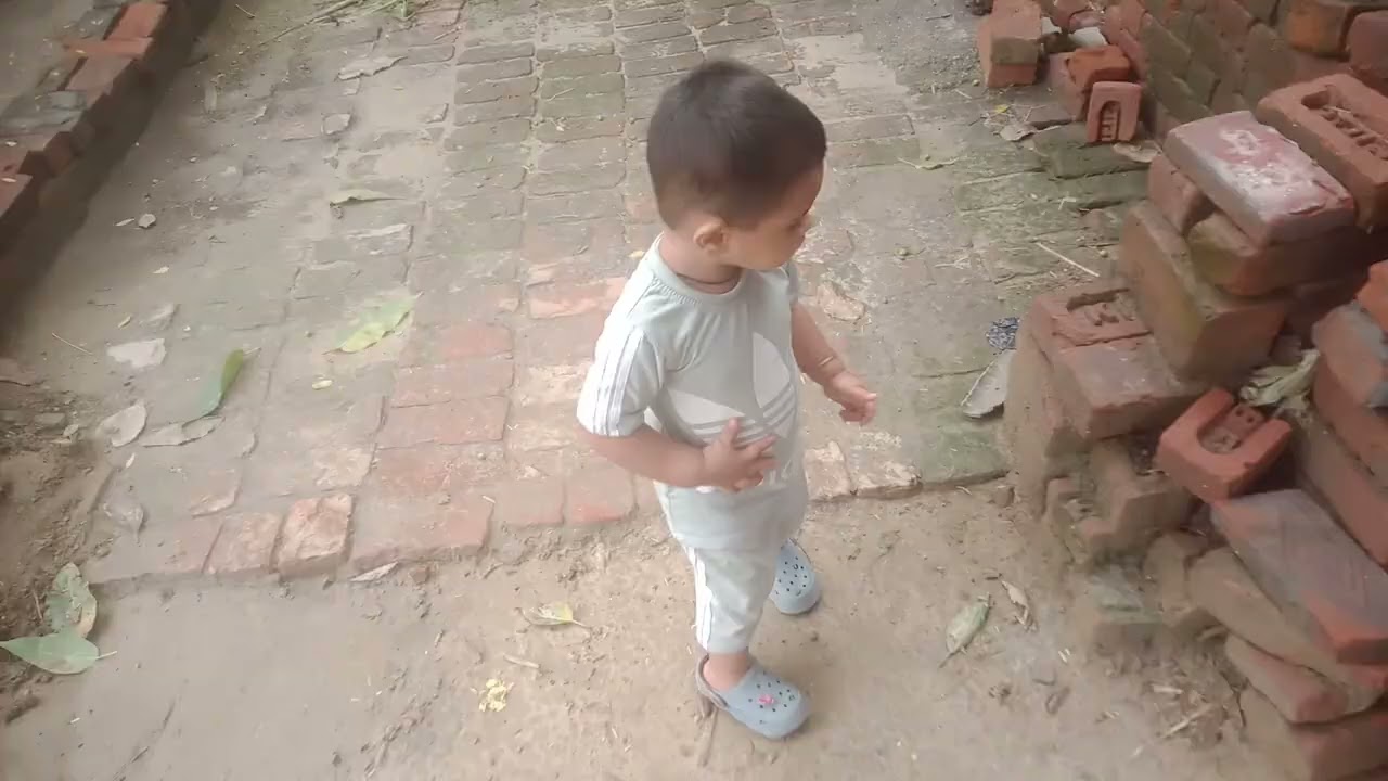 Varnika Se Uthaya Gobber #cutebaby #varnika #trending #viralvideo