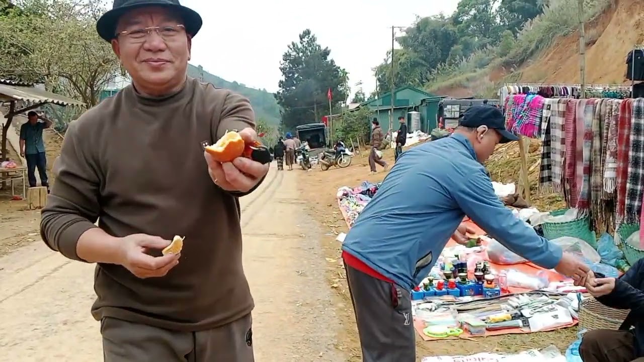 Chợ phiên bản nạ kẹ pi nọng ơi 