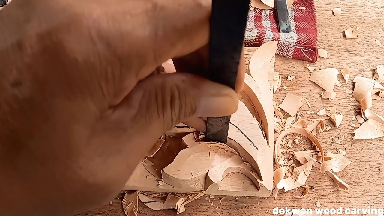 Wood carving || leaf pattern || wood carving for beginners.