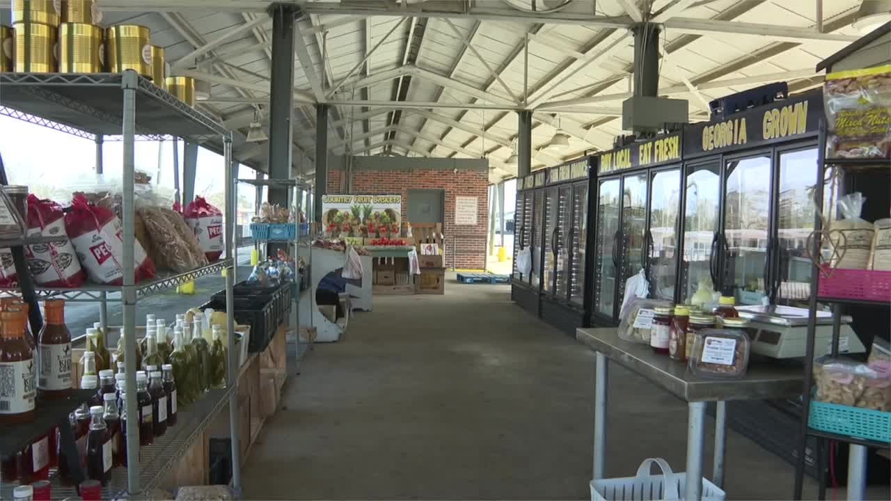 SEE HOW: Thomasville farmers and vendors adjust to colder weather
