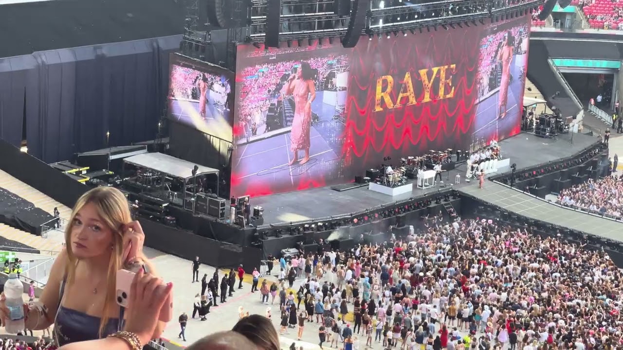 Escapism - RAYE | Live at The Eras Tour