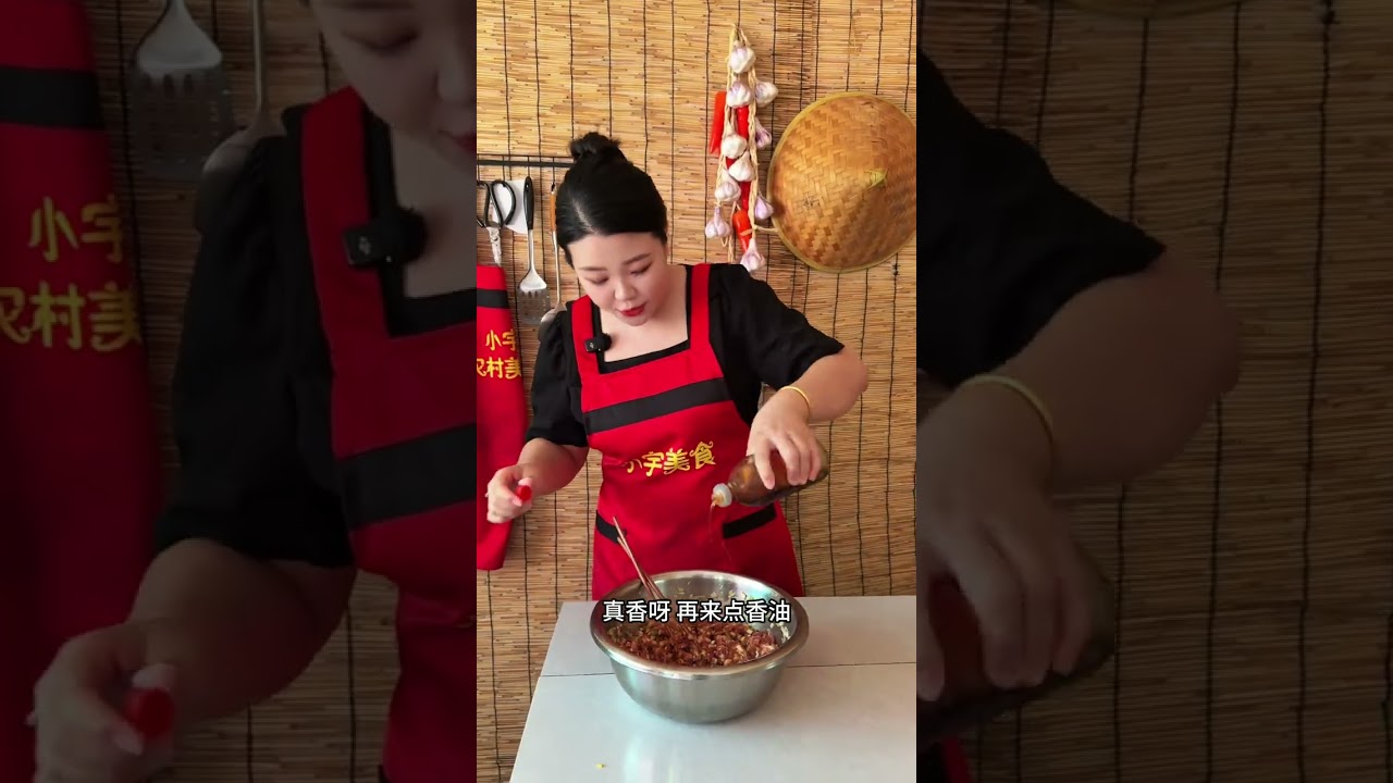 应季菜就得应季吃～小白菜鲜肉大蒸饺，个个流汤汁，这小馅吃着那叫一个鲜亮！#我的乡村生活 #农村美食 #抖音美食推荐官 #抖音美食创作人 #乡村味道