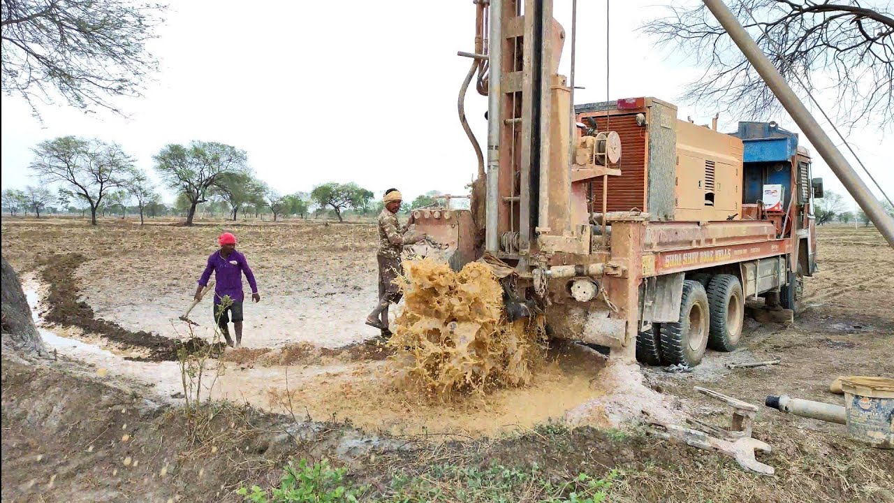 Borewell drilling point checking successful water 10 hp motor