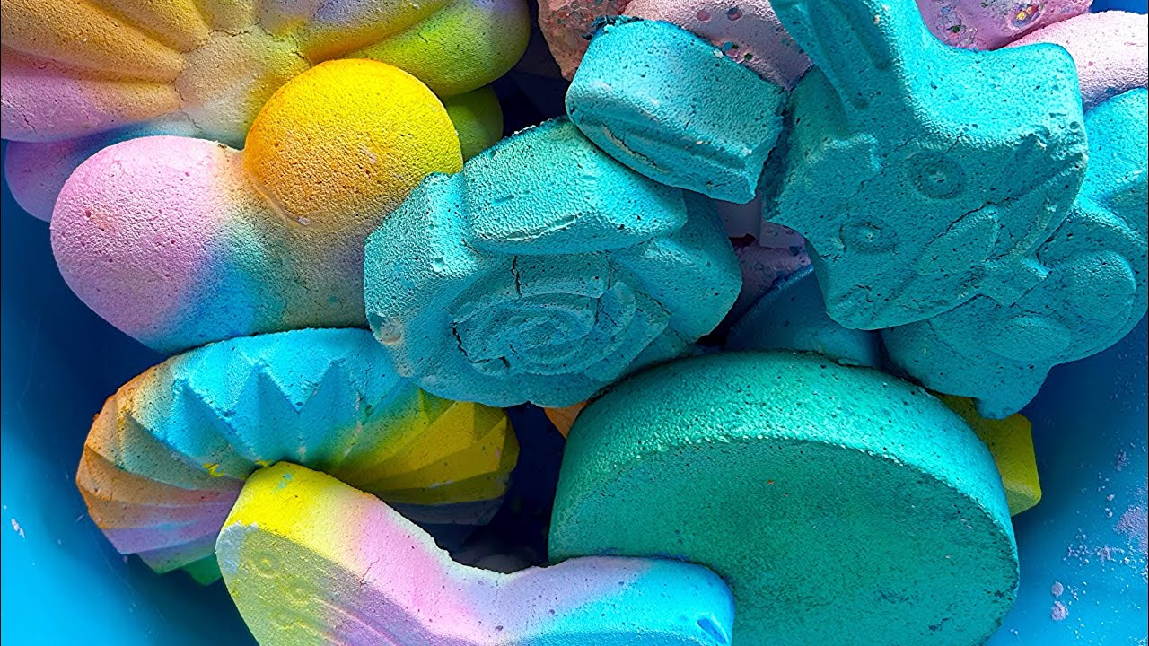 Colourful bucket | asmrgymchalk | satisfying | please subscribe | crunchy | powdery 