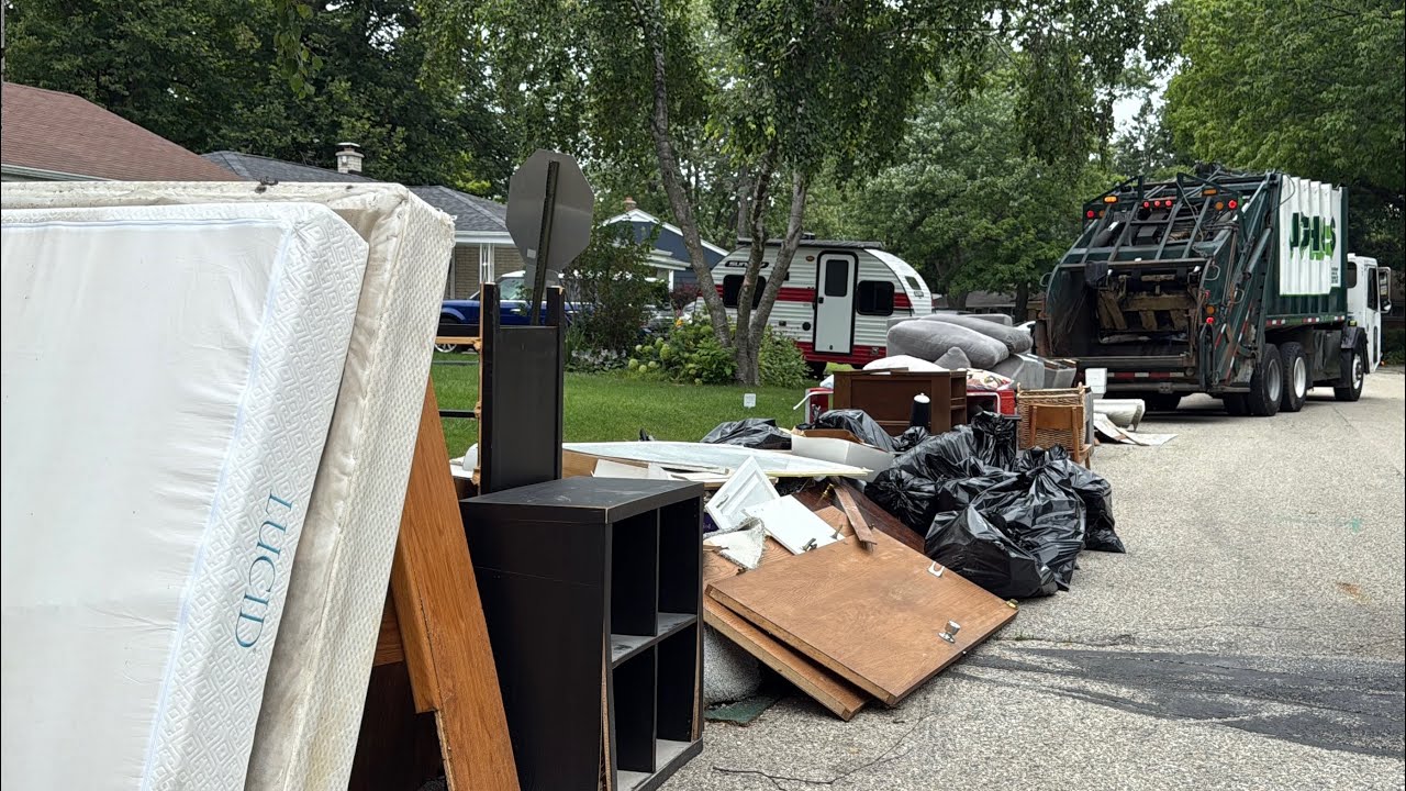 John’s Disposal Rear Loader Garbage Truck vs Massive Flood Cleanup Pile