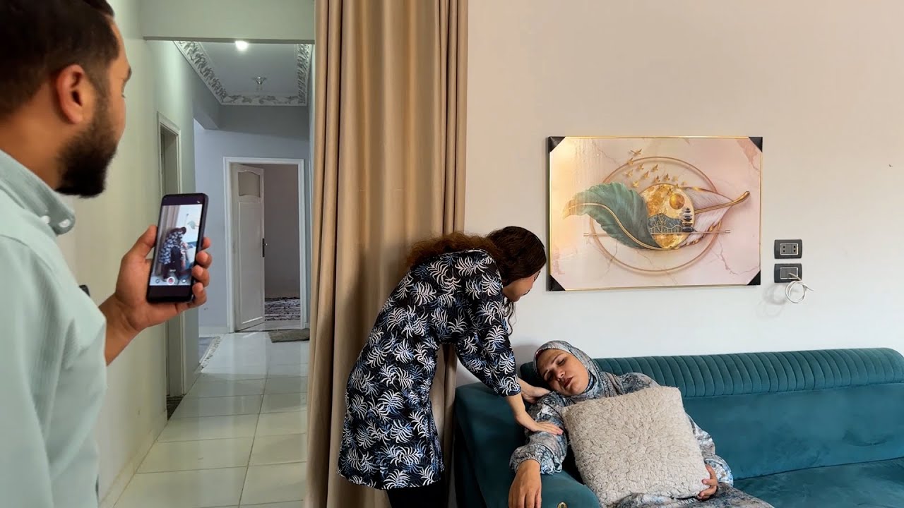 بنت تنقذ امراه من ابنها فى اخر لحظه سبحان الله