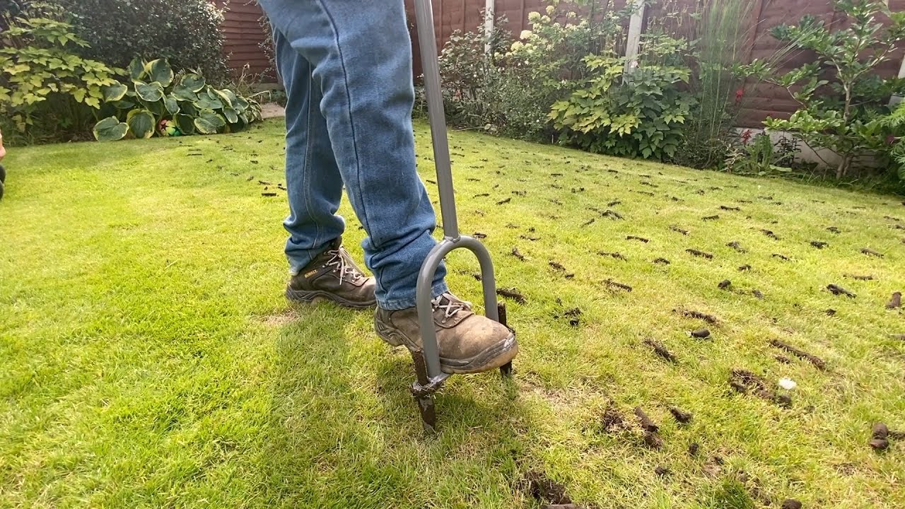 Testing The Walensee Lawn Coring Aerator - Is It The Best Lawn Aerator For Small Lawns