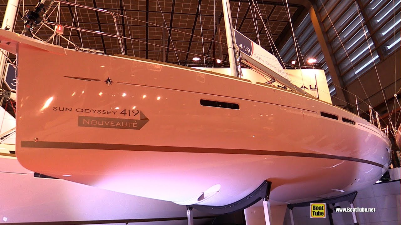 2016 Jeanneau Sun Odyssey 419 Sailing Yacht - Deck Interior Walkaround - 2015 Salon Nautique Paris