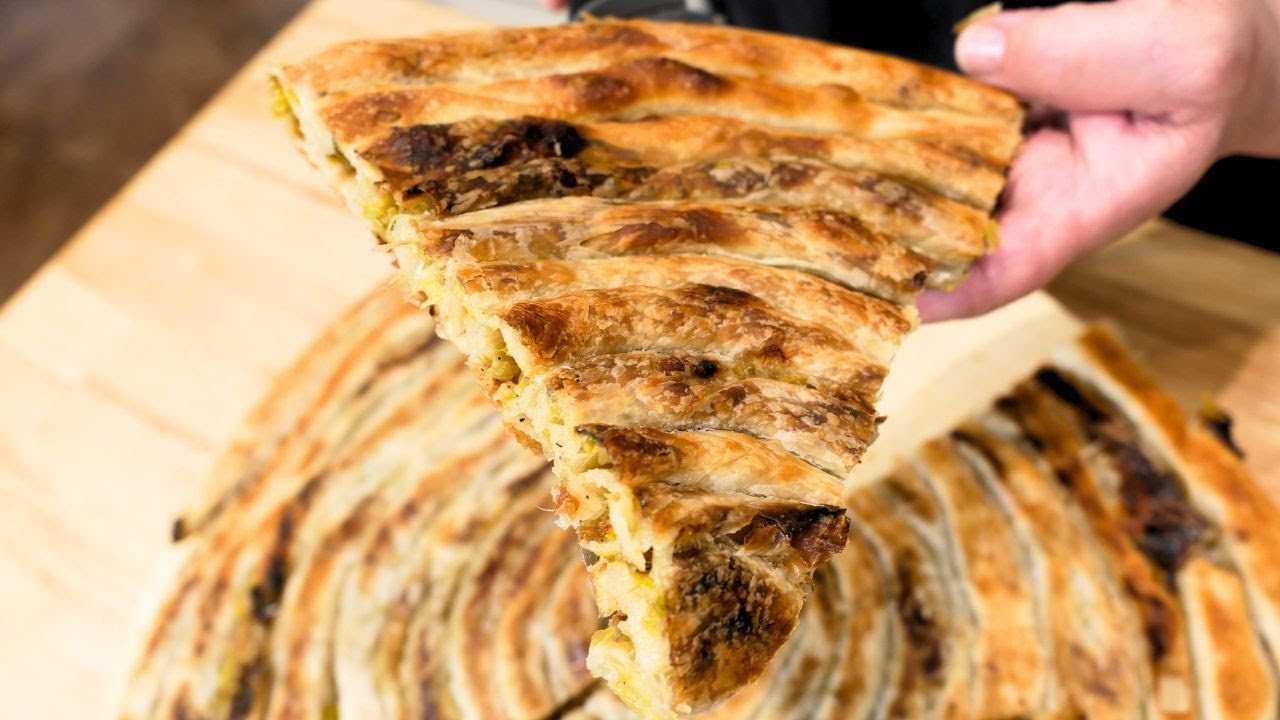 Receta Tradicionale e Rrethenikut me Purrij | Traditional Albanian Leek Pie (Rrethenik) Recipe