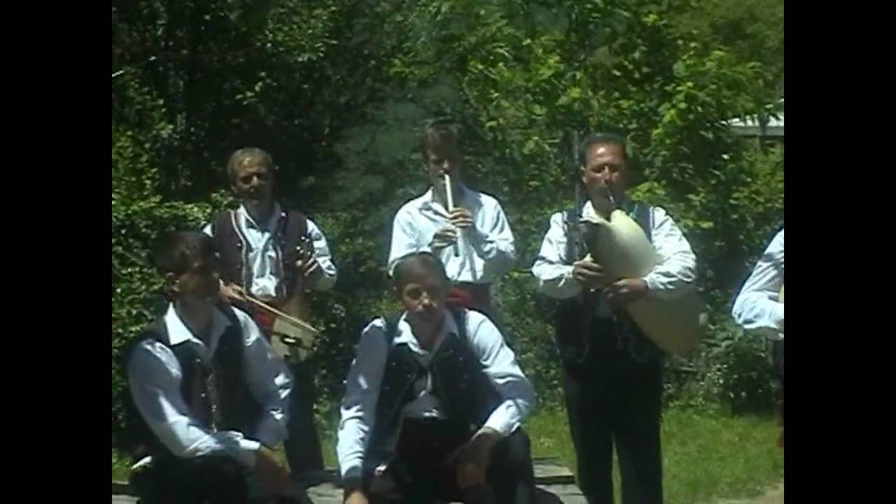 Macedonian Folk Group "MEGDAN" Kocani - Dimitrija Dejgidi Dzanam (1)