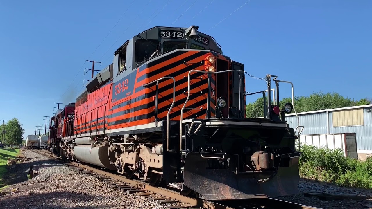 Chasing Pennsylvania Northeastern L160 in Southeastern PA, with a SD40-2W and a NHIR GP30