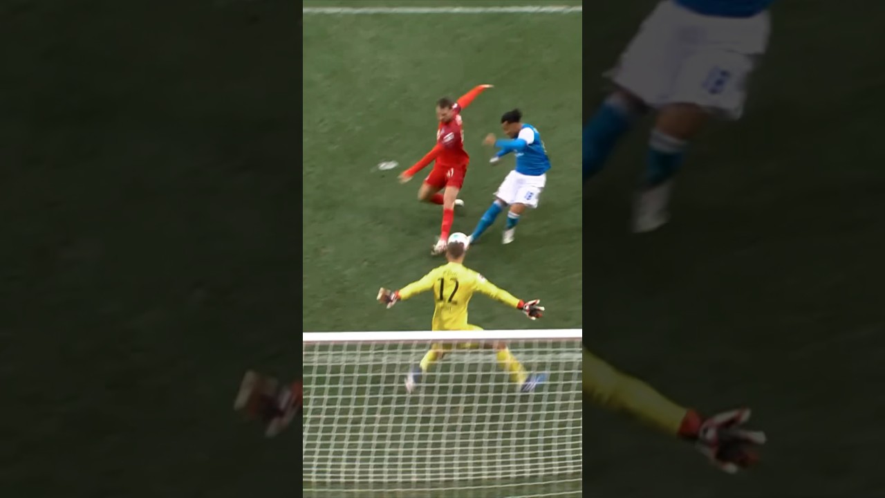 Eine Gr&auml;tsche aus dem Bilderbuch! 🚫 #herthabsc #football #Klemens
