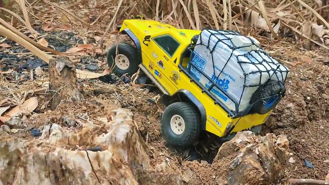 Extreme RC Car Truck Jeep Mudding ,Stuck, Slipping, Still Pushing! Racing Adventure  Team 2