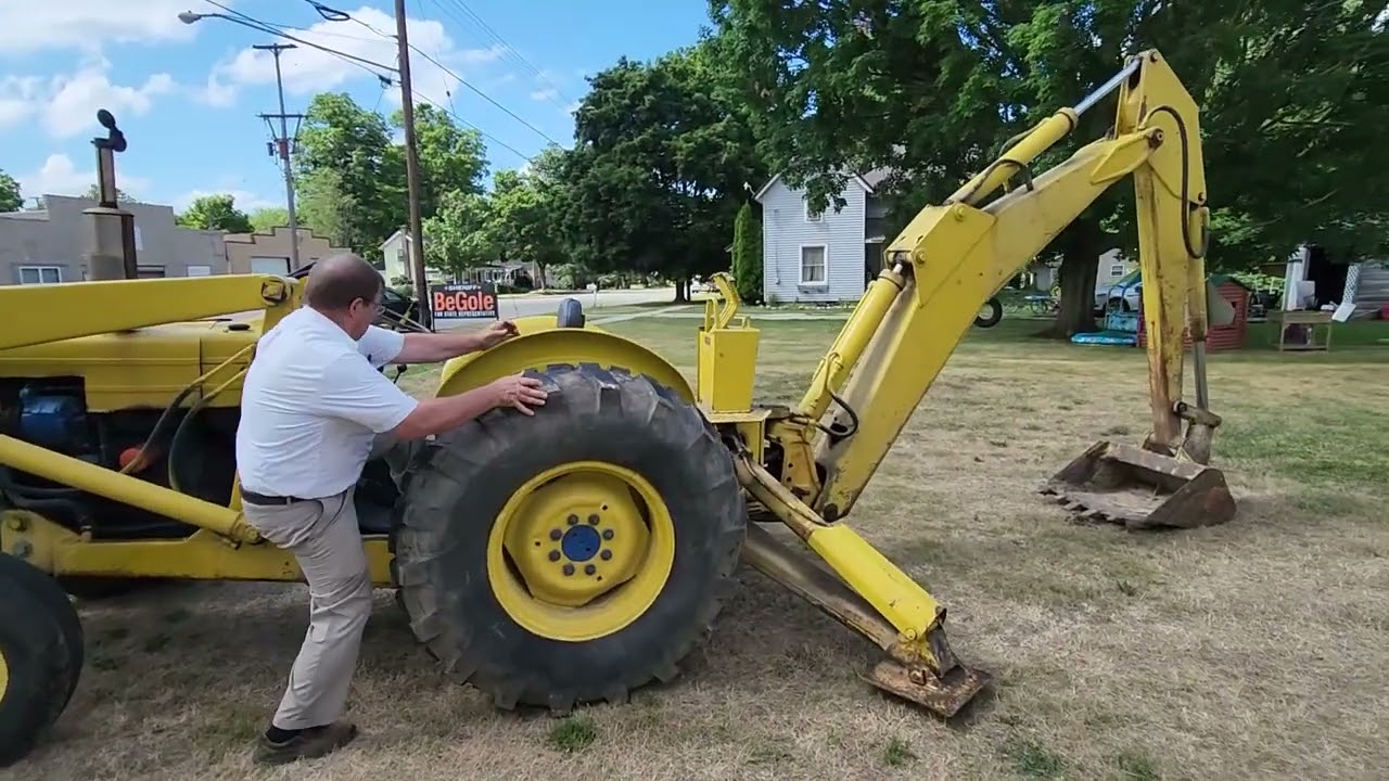 📢 Ford 4500 Diesel Tractor Loader Backhoe – Runs & Operates Great! | Sell With Narhi Auctions